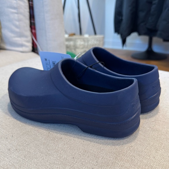 TredSafe Adult Unisex Caspian Slip Resistant Clogs, Navy Blue, M6/W8, NWT - Picture 7 of 11